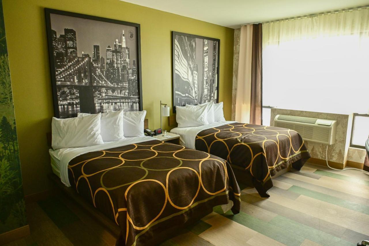Super 8 By Wyndham Bronx Near Botanical Garden Hotel New York Exterior photo